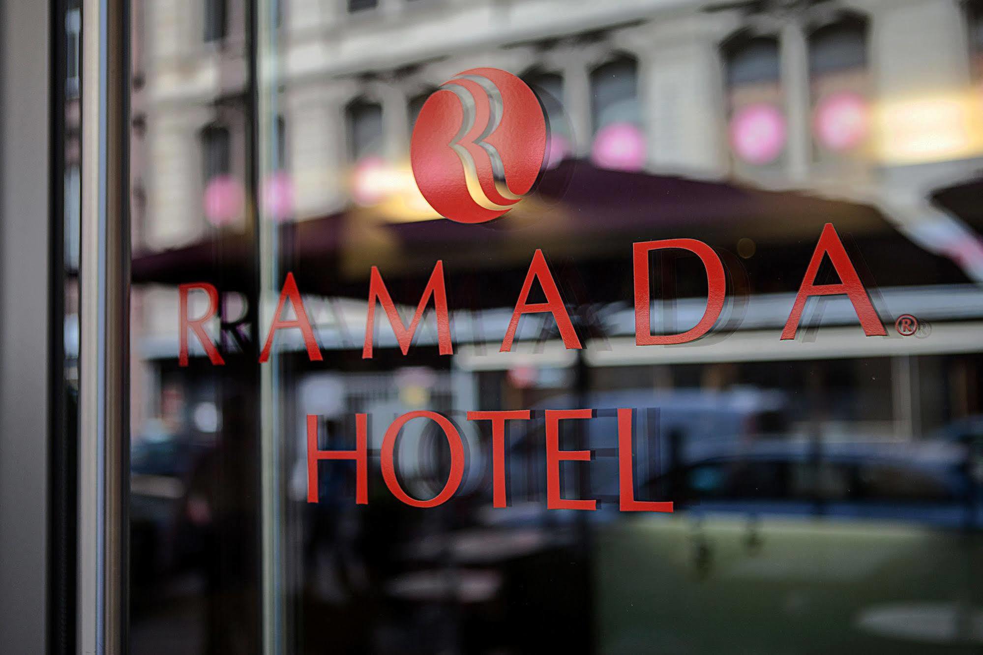 Ramada By Wyndham Frankfurt City Centre Frankfurt pe Main Exterior foto